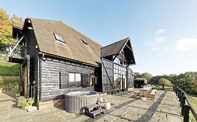 The Canterbury Barn By Bloom Stays